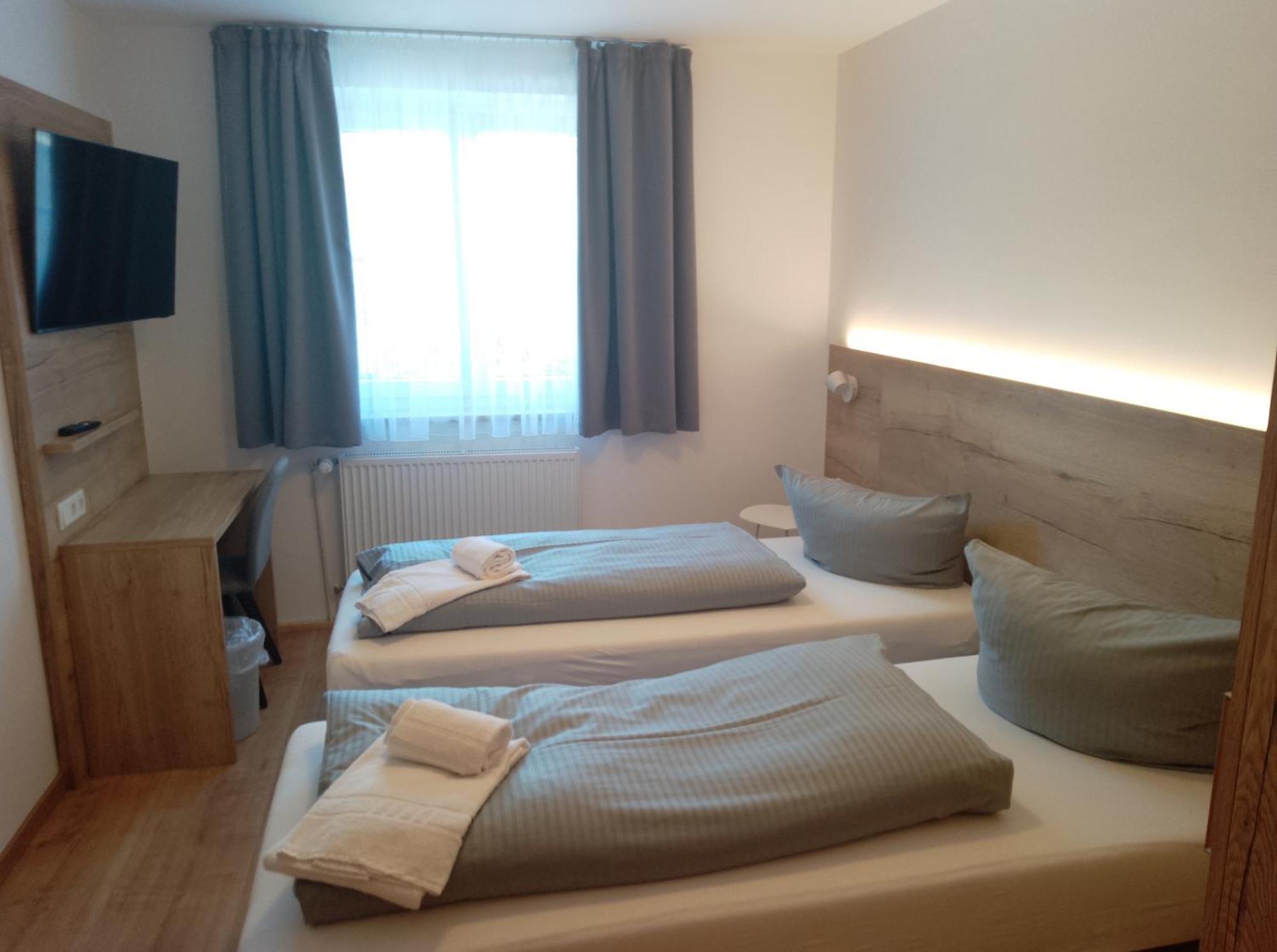 Pension Dorfstrasse 6 Stetten  Екстер'єр фото